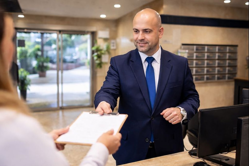 personal de conserjería torremolinos